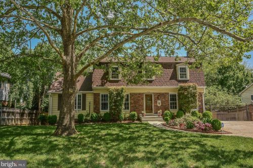 7505 Berwick Ct, Alexandria, VA 22315-4110