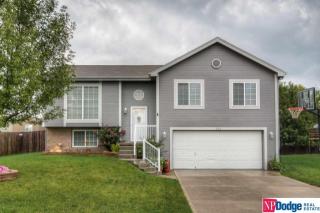 828 Clearwater Dr, Omaha, NE 68046-8235