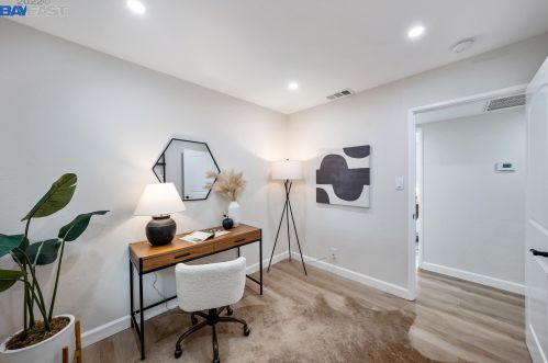 1143 Carey Dr, Concord CA 94520-4337 exterior