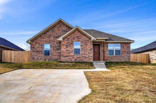 925 Barrett Ave, Denison TX  75020-5035 exterior