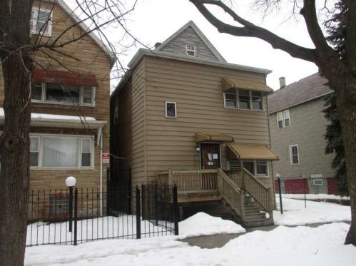 8127 Escanaba Ave, Chicago, IL 60617-1531