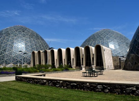 600 28th St, Milwaukee WI  53215-1202 exterior