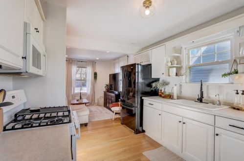 4237 Burrell St, Milwaukee WI  53207-5003 exterior