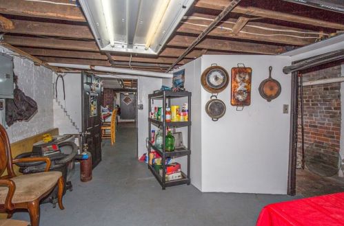 22 Loring St, Springfield MA 01105-2433 exterior