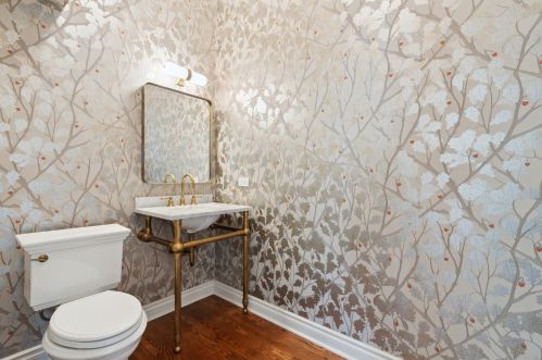 2759 Bosworth Ave, Chicago IL 60642-2341 exterior