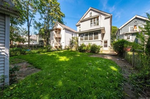 114 Thompson St, Poughkeepsie NY 12601-2621 exterior