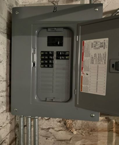 7527 Champlain Ave, Chicago IL 60619-2222 exterior