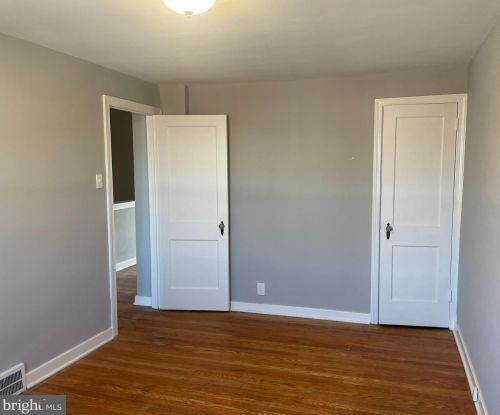 7512 Gilbert St, Philadelphia PA  19150-2604 exterior