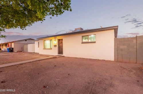 8233 27th Dr, Phoenix, AZ 85051-4007