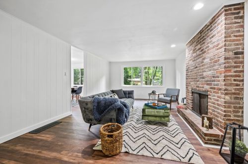 2302 Marbury Rd, Pittsburgh PA  15221-3670 exterior