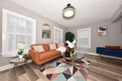 2926 Bobolink Ave, Milwaukee WI  53209-4248 exterior