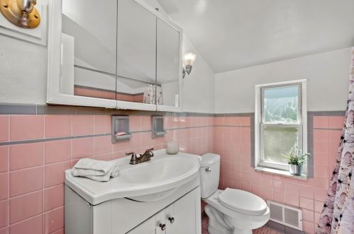 1492 Prospect Rd, Pittsburgh PA 15227-3733 exterior