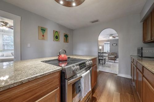 6718 11 St, Tampa FL 33604-3215 exterior