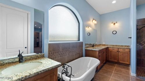 37243 19 Ave, Phoenix AZ 85086-9154 exterior