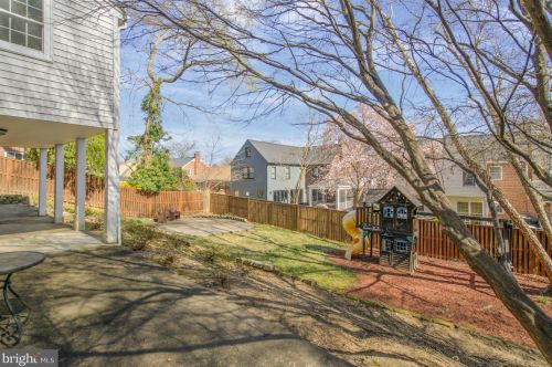 739 26th Pl, Arlington VA  22202-2407 exterior