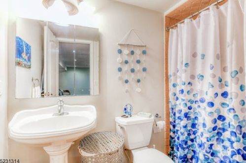 23 Oak Rdg, Springfield NJ 07081-3719 exterior