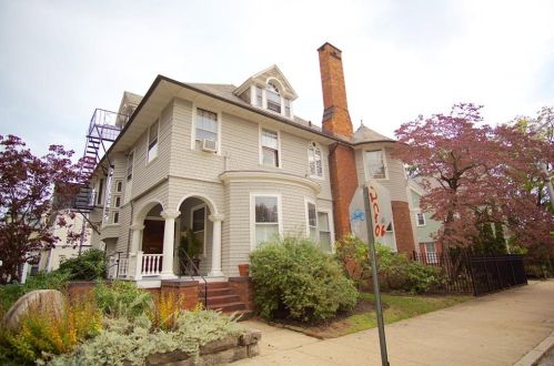 303 Angell St, Providence, RI 02906-3217