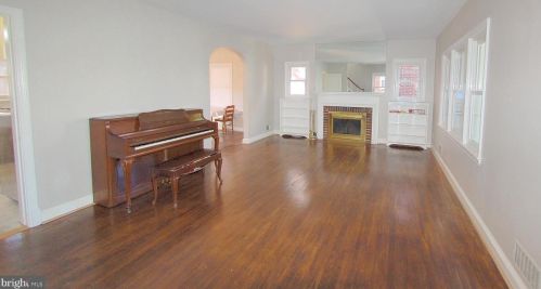 1342 Tewkesbury Pl, Washington, DC 20012-2922