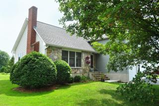 34 Country Club Dr, Windsor, CT 06095-3273