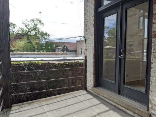 732 19th St, Chicago IL  60616-1024 exterior