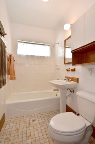 615 Saylor Ave, Elmhurst IL 60126-4305 exterior