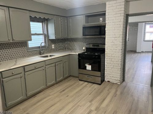 852 Paterson Ave, East Rutherford NJ  07073-1016 exterior