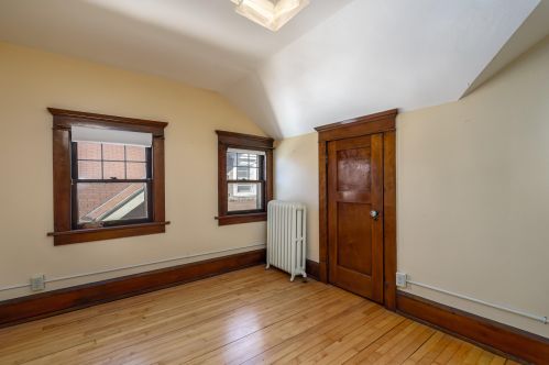 1139 Layton Blvd, Milwaukee WI 53215-1654 exterior