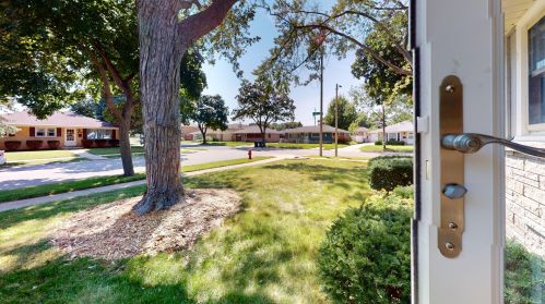 7824 Verona Ct, Milwaukee WI  53219-3860 exterior