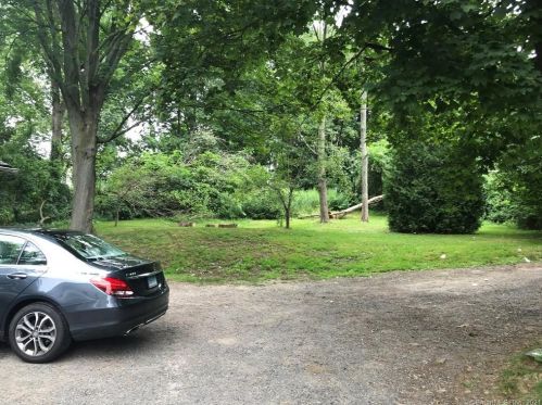 198 Broad St, Meriden CT 06450-6524 exterior