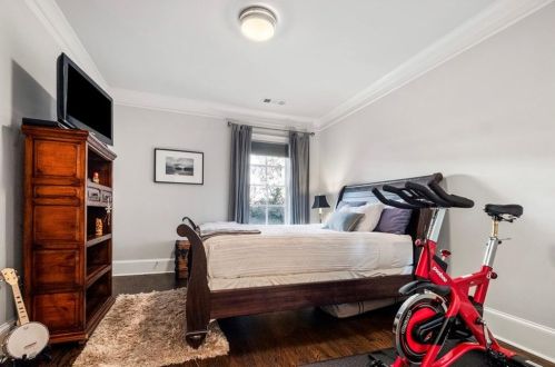 1035 Clb Ct, Atlanta GA 30319-7400 exterior