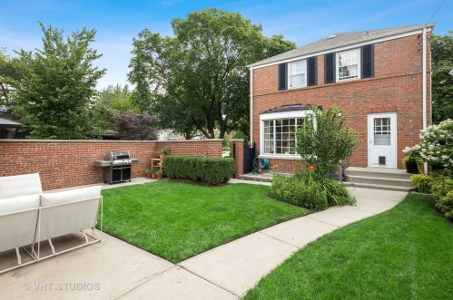 5656 Kenneth Ave, Chicago IL  60646-5906 exterior