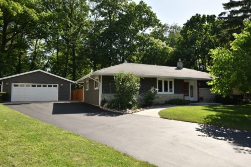 2380 Marne Ave, Milwaukee WI 53209-4370 exterior