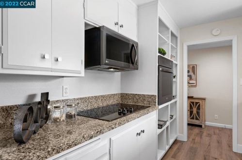 1824 Manzanita Dr, Concord CA 94519-1128 exterior