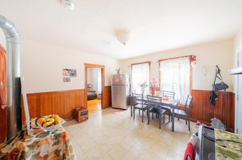 363 Logee St, Woonsocket RI 02895-6031 exterior