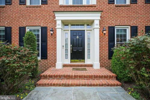10624 Cloverbrooke Dr, Rockville, MD 20854-6373