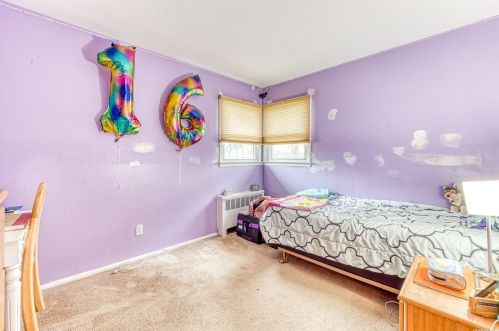 42 Larry Dr, Commack NY 11725-3326 exterior