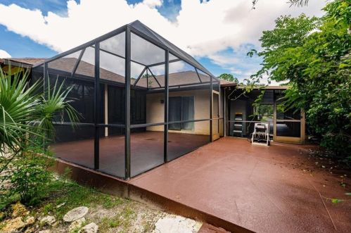 3770 25 Ave, Naples FL 34120-4367 exterior