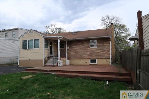 34 Juliet St, Iselin, NJ 08830-2027