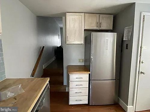 324 18 St, Philadelphia PA 19140-1014 exterior