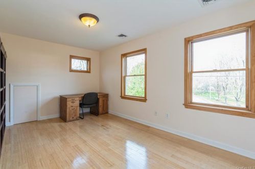 5 Sunset Dr, Armonk NY 10504-2040 exterior