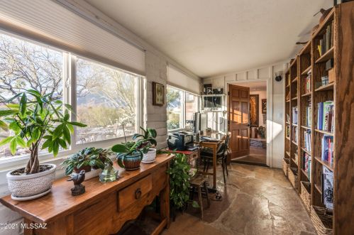 4150 La Cadena, Tucson AZ 85718-6148 exterior