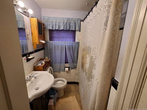 130 Main St, Meriden CT 06450-5603 exterior