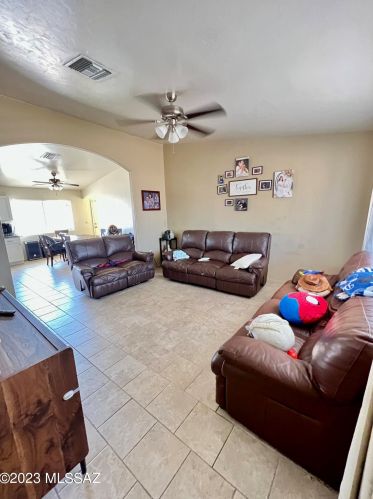 4408 Liberty Ave, Tucson AZ 85706-1332 exterior