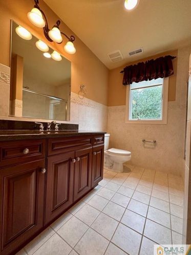 21 Southfield Rd, Edison NJ 08820-3141 exterior