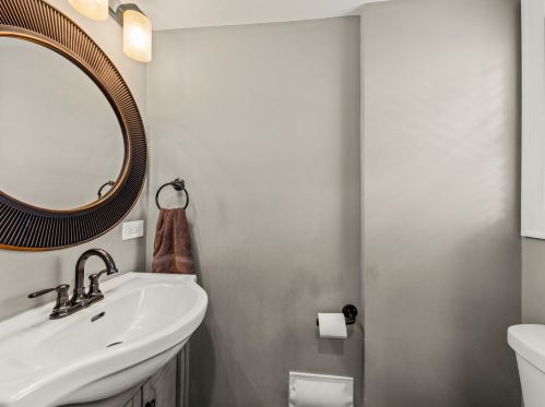 349 Arlington Ave, Elmhurst IL 60126-3546 exterior