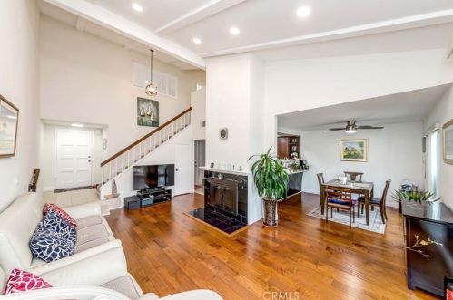 803 Creekside Dr, Fullerton CA 92833-2176 exterior