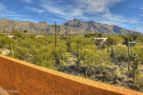 835 Placita Del Mirador, Tucson AZ 85718-1973 exterior