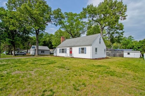 315 Winton St, Springfield MA  01118-1257 exterior