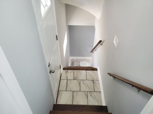 8733 East End Ave, Chicago IL  60617-2734 exterior