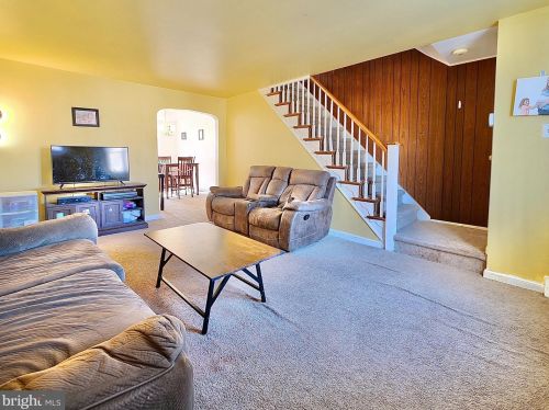 439 Park Dr, Manor PA 19036-1617 exterior